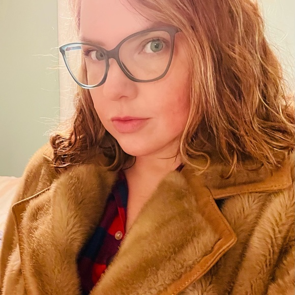 Meet your Posher, Kristin - Picture 1 of 1